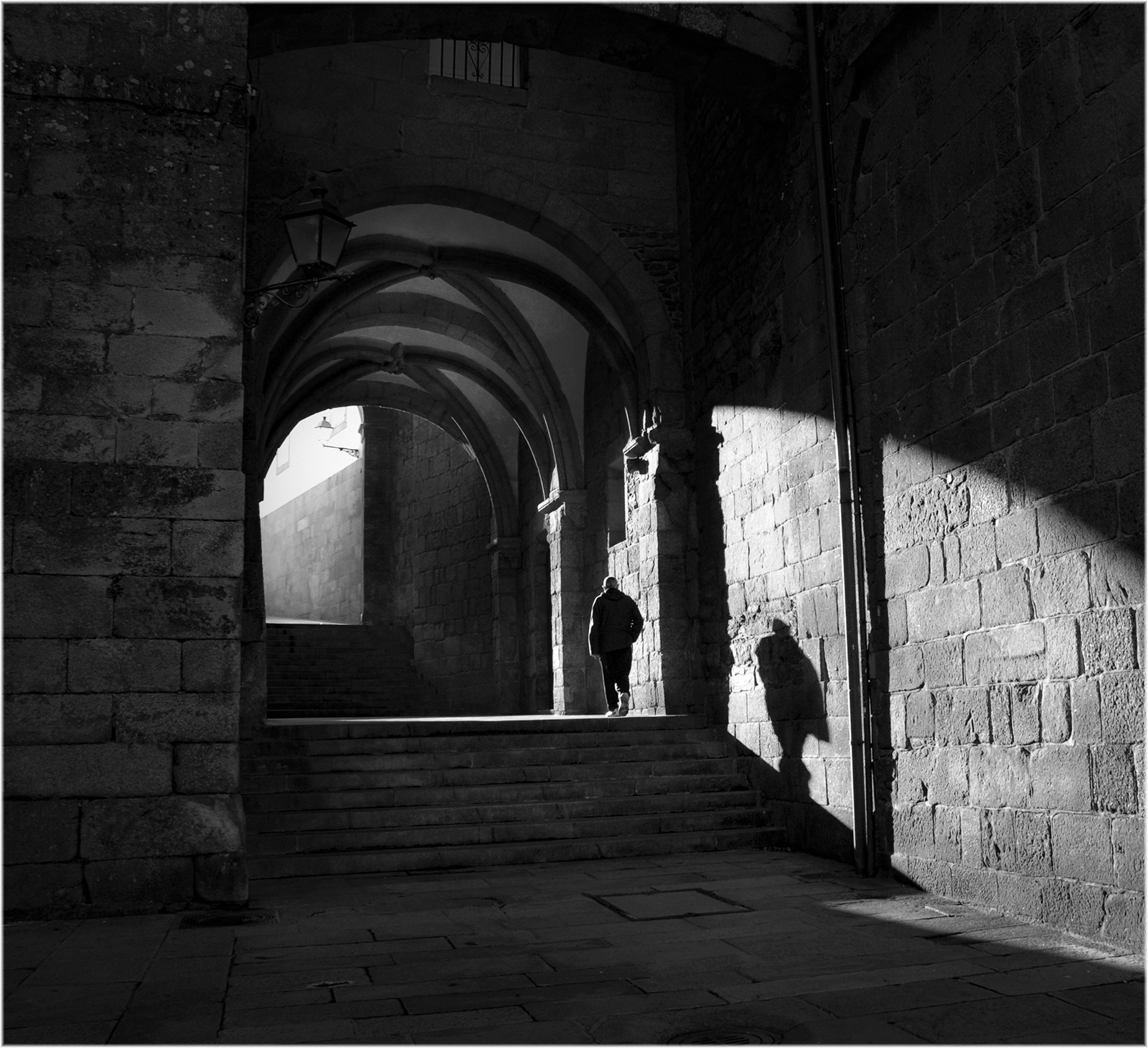 1 Santiago shadows - Richard Jones