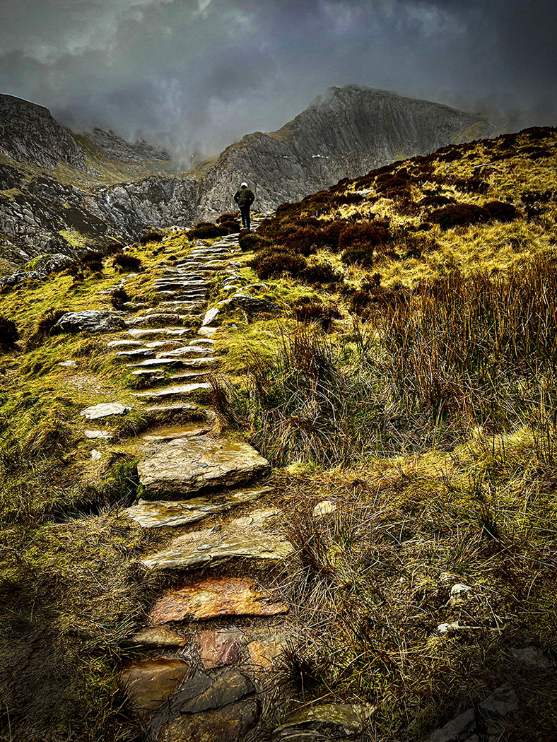 HC - Ceri Williams - Towards Llyn Idwal